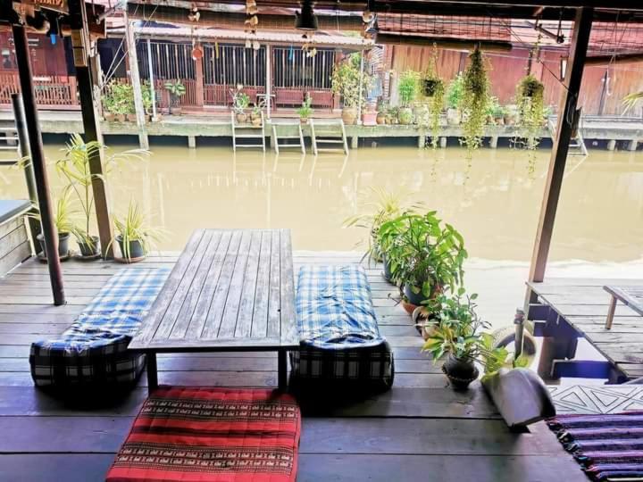 Ban Mae Arom Apartment Amphawa Room photo